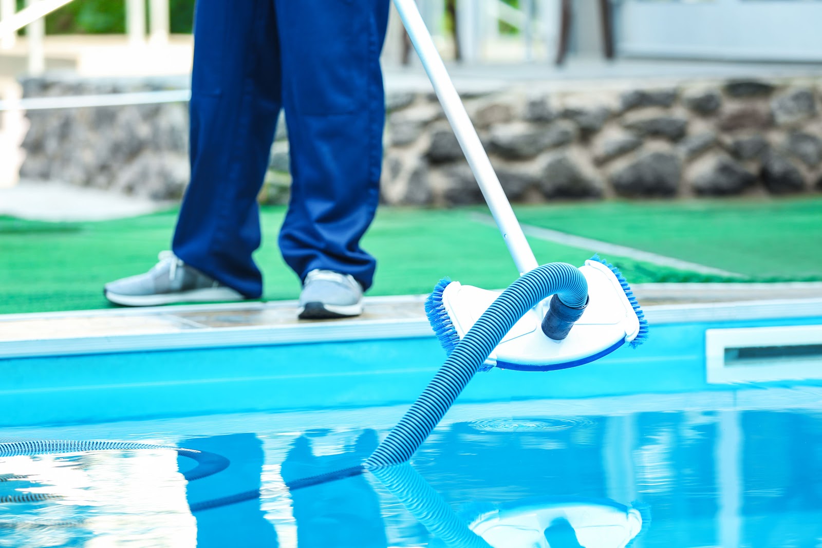 Pool closing for winter